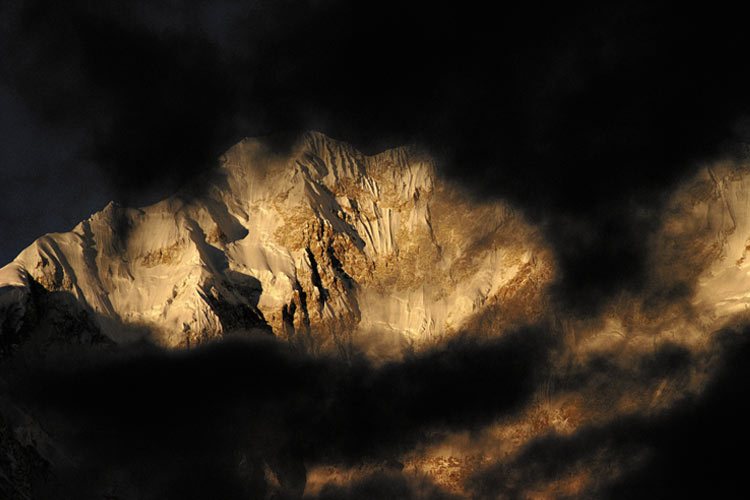 art photo jeux de lumières sur montagne