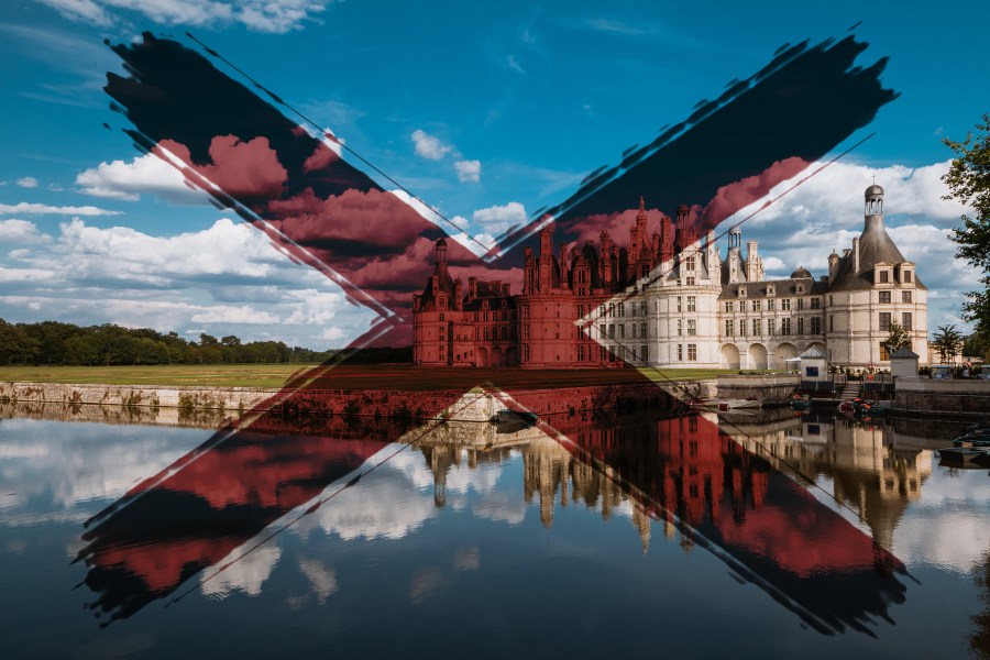 2016.06.28 Château_de_Chambord_barré_d'une_croix_rouge