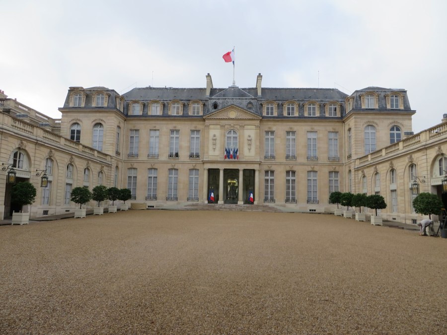 la-cour-de-l-elysee