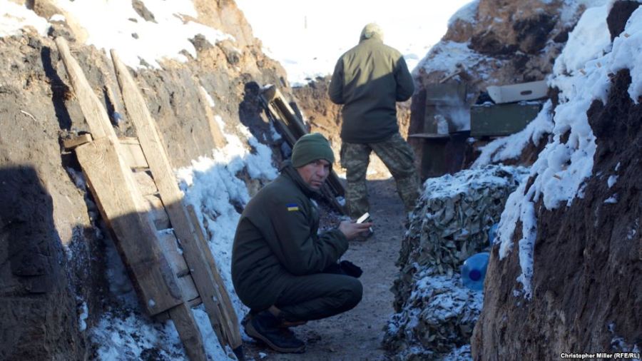 2017-02-03-ukraine-guerre-tranchee-3048872e-c278-429a-9e84-a428a85d5c50_cx0_cy2_cw0_w987_r1_s_r1