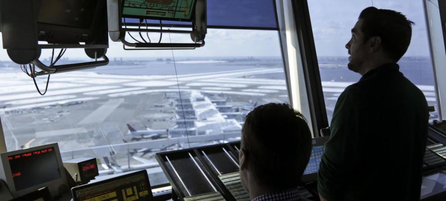 2017.06.31 contrôle aérien usa XVM9a93a1da-4a22-11e7-9fe8-035f9d604401