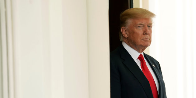 Trump meets Vietnam's Prime Minister Nguyen Xuan Phuc in Washington