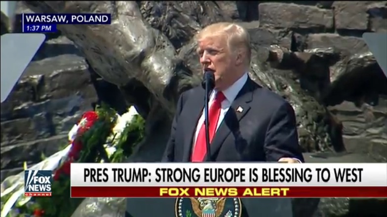 2017.07.16 Dans son discours à Varsovie, M. Trump évoque la menace terroriste et l'islamisme radical, et explique que l'Europe doit se demander si elle a «la volonté ... Trump-Varso