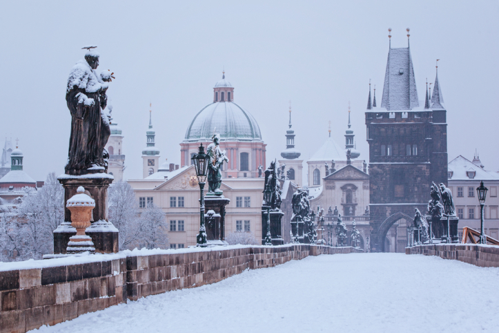 2017.09.06 charles-bridge-in-winter