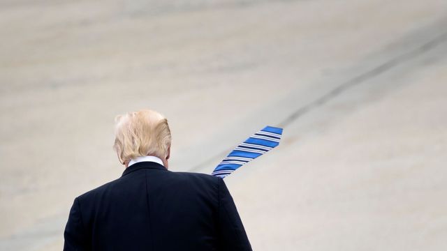 donald-trump-sur-la-base-marine-one-d-andrews-base-dans-maryland-le-13-mai-2017_5878781
