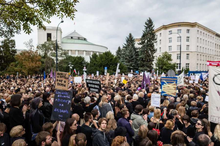 POLOGNE Bâtiment polonais du parlement,+ MANIF le Sejm de la Pologne Photos stock5fd1b3f_17464-1y58tly