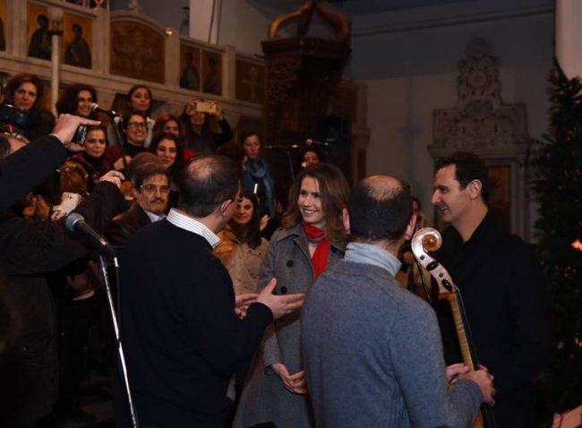 SYRIE Bachar al-Assad et son épouse à l_église de Notre-Dame de Damas pour partager Noël avec les chrétiens de Syrie. Photo DRElias-Zahlaoui-650x478