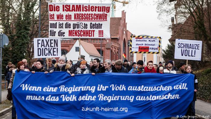 ALLEMAGNE IMMIGRATION PRO ANTI Cottbus - 42443486_303