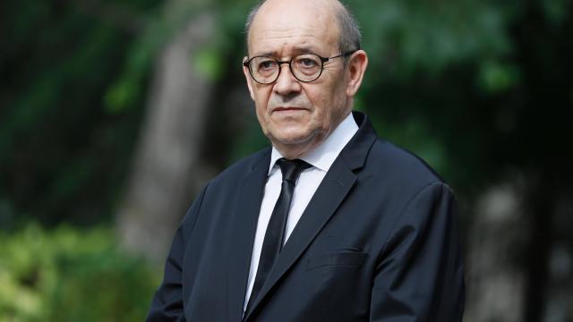 Jean-Yves-Le-Drian-au-ministere-de-l-Europe-et-des-Affaires-etrangeres2