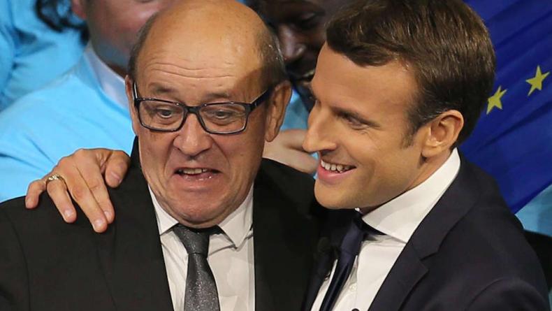 LE DRIAN &amp; MACRON sipa_ap22042399_000011