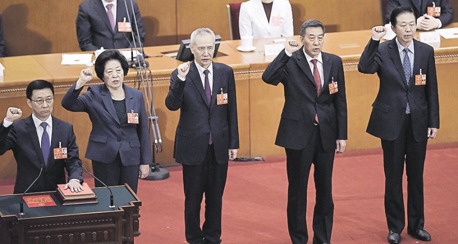 chine 2162353_xi-jinping-sarme-dun-fidele-pour-piloter-leconomie-web-tete-0301456252701