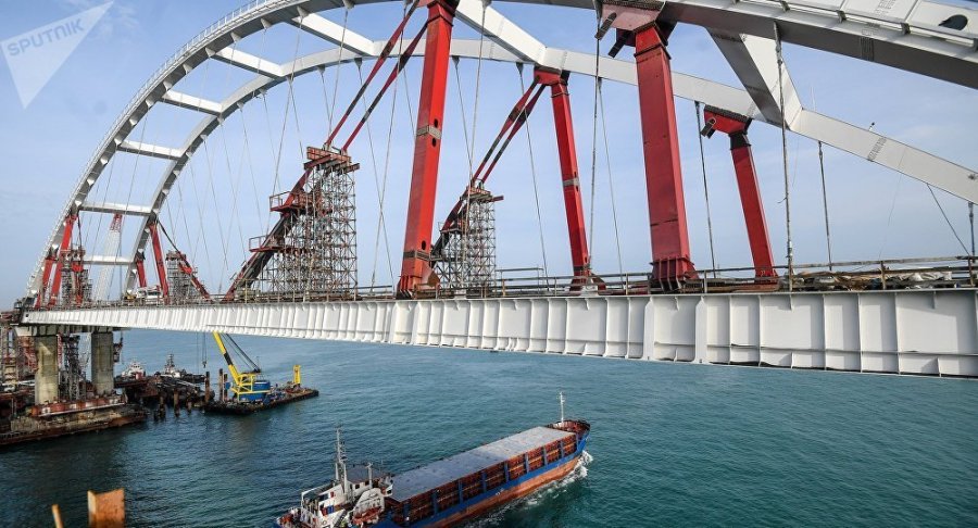 RUSSIE CRIMEE Moment historique jonction du plus long pont de Russie en Crimée ob_6de5bf_1034415175