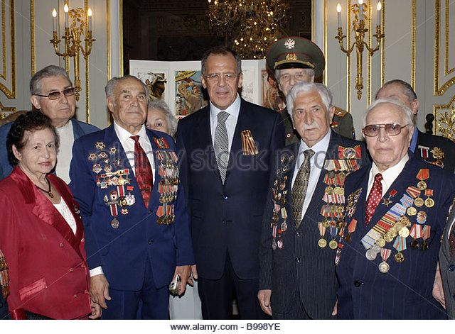 russie sergei-lavrov-russia-s-foreign-minister-meets-soviet-wwii-veterans-b998ye
