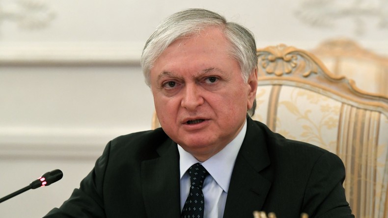 ARMENIE Ministre arménien des Affaires étrangères Édouard Nalbandian 59c10317488c7bee2e8b4567