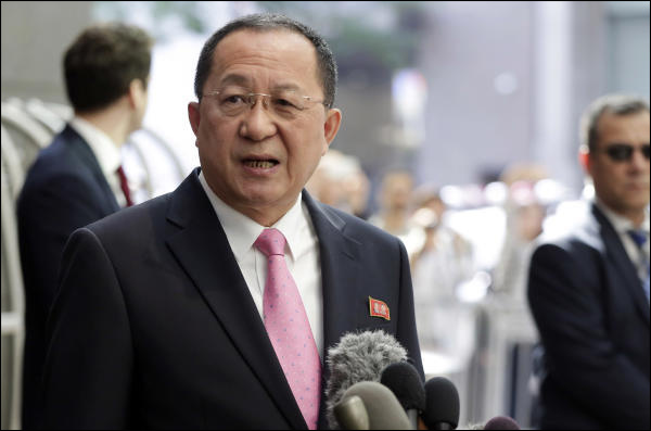 COREE NORD le Ministre nord-coréen des Affaires étrangères Ri Yong-ho topelement