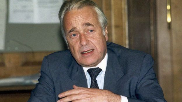 SUISSE secrétaire d_État et négociateur face à l_EEE Franz Blankart 624