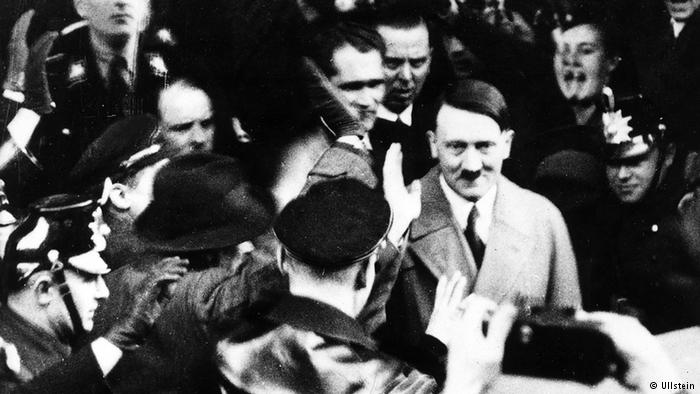 Adolf Hitler à l'occasion des 80 ans de l'arrivée au pouvoir des nazis et de leur chef, Adolf Hitler .16550044_303