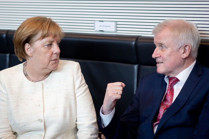 ALLEMAGNE chanceliere-allemande-Angela-Merkelle-ministre-Interieur-Horst-Seehofer-Berlin-12-2018_0_728_483