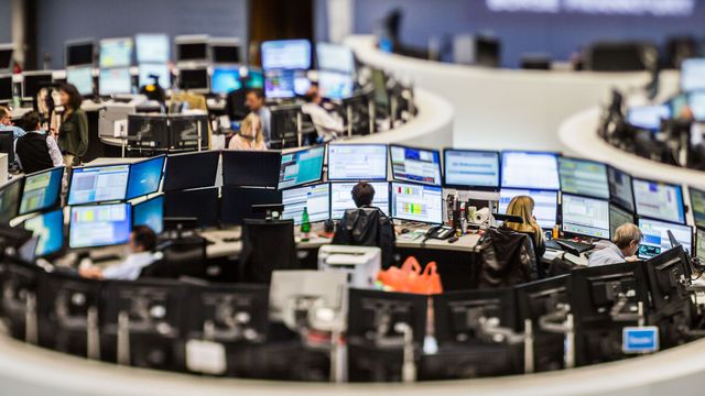 allemagne une-salle-de-marche-a-francfort-en-allemagne-le-18-septembre-2015_5615359