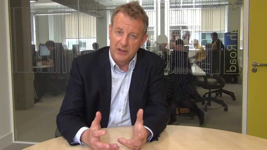 ecologiste Jeremy Leggett introduces his new book-- The Energy of Nations maxresdefault