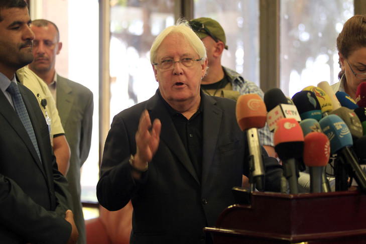 YEMEN L-emissaire-ONUle-Yemen-Martin-Griffiths-declaration-presseson-depart-5-2018-aeroport-Sanaa-Yemen_1_729_486
