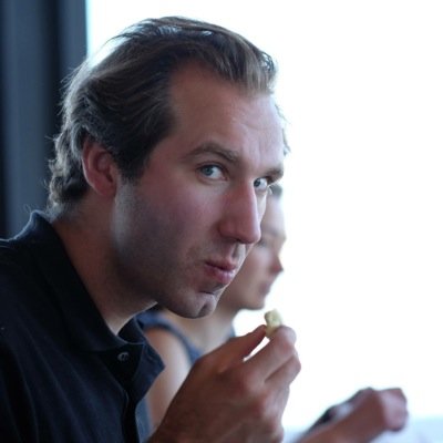 français Benoît de Combaud vit en Suisse 9seXEaln