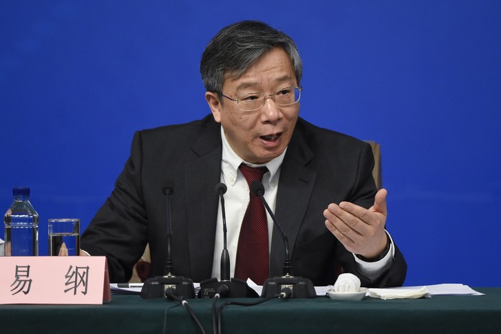 chine Yi-Gang-nomme-lundi-19-gouverneur-Banque-centrale-chinoise_0_728_485