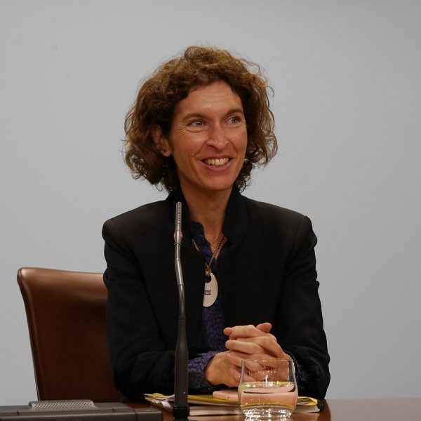 ANDORRE la Ministre andorrane des Affaires étrangères Maria Ubach Maria-Ubach-à-la-première-réunion-des-femmes-ministres-des-Affaires-étrangères-à-Montréal-600x600