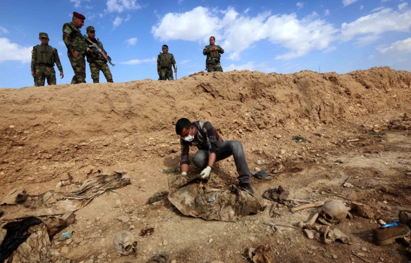 irak 830x532_charnier-combattants-yazidis-exhume-autorites-2015