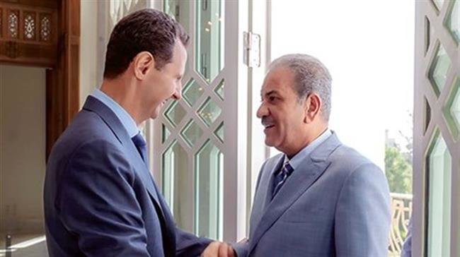 SYRIE Le président syrien Bachar al-Assad reçoit chez lui, à Damas, Sabah al-Mohammad al-Sabah, le rédacteur en chef du quotidien koweïtien Al-Shahed, le 4 octobre 2018. ©Tasnim Ne