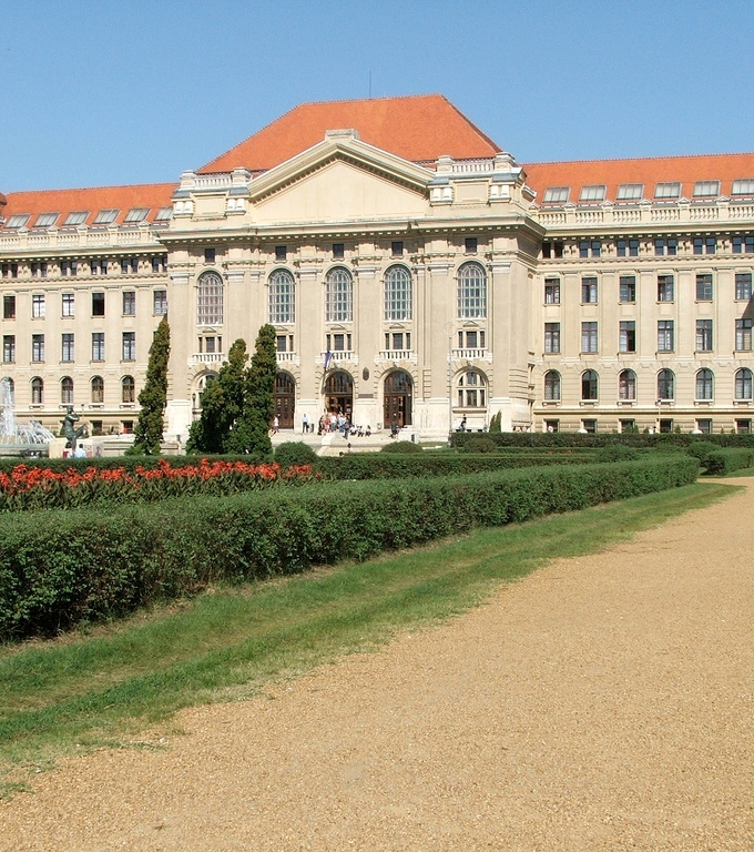 HONGRIE batiment-de-l-universite-de-debrecen-credits-photo-dustpuppy-flickr_299edc31d204638405199d6698e8f86970144ec2
