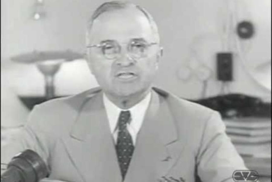 usa 1945 le président truman annonce le bombardement d'hiroshima aux américains fn_ujj9obds