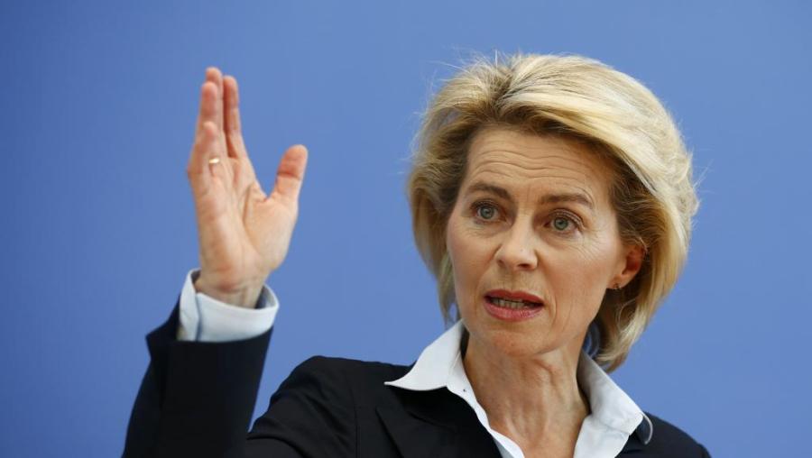 ALLEMAGNE La ministre allemande Ursula von der Leyen 2014-06-04T104621Z_622735646_LR2EA640TWYCM_RTRMADP_3_REGIONALHUBEMEA_0