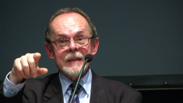 hongrie László Bogára-populizmus-eppen-hogy-a-demokracia-feltetele-azaz-a-politikusoknak-olyan-nepszeru-dolgokkal-kell-foglalkozni-amit-a-nep-fontosnak-tart