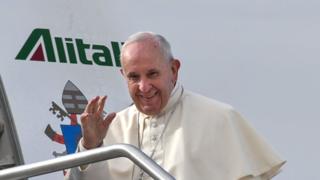 Pape François _105462443_mediaitem105462442