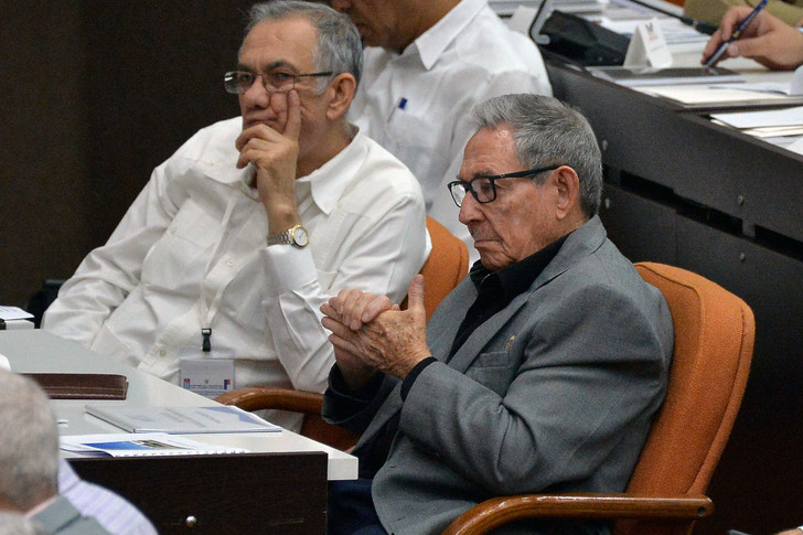 CUBA Le président Miguel Diaz-Canel (gauche) et Raul Castro (droite), ccd5970a60fe1a7d4cc2490153b3f3a1e641fbf4_0_728_485