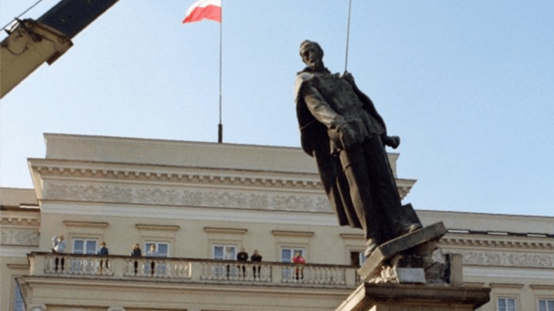 MONUMENT DERNIERE GUERRE POLOGNE 59554c91c46188d77f8b45b2