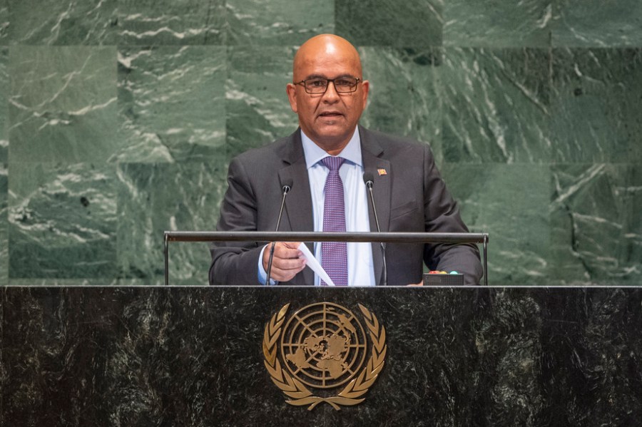 Grenade. S.E. M. Peter David, Ministre des affaires étrangères. 29 septembre 2018.781073