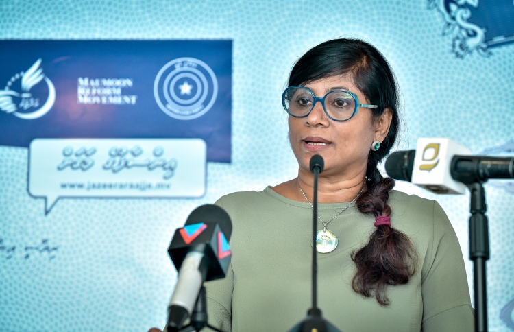 MALDIVES la Ministre de la Défense des Maldives Maria Ahmed Didi 201165_3_9ac134e024f6e675ed472fdb67b10d4a4e4a2521_medium