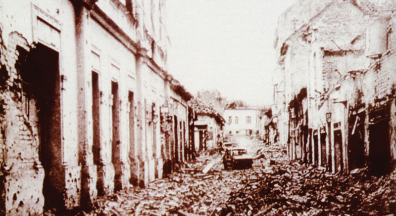 yougoslavie Vukovar n'est plus que ruines et devient la ville la plus détruite d'Europe après la Deuxième Guerre mondiale (novembre 1991) ..OS_1268