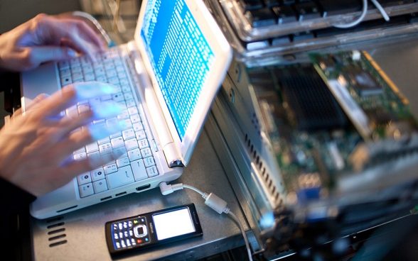 CYBERGUERRE image.160101-KEYSTONE-ndb-cyberkriminalitaet