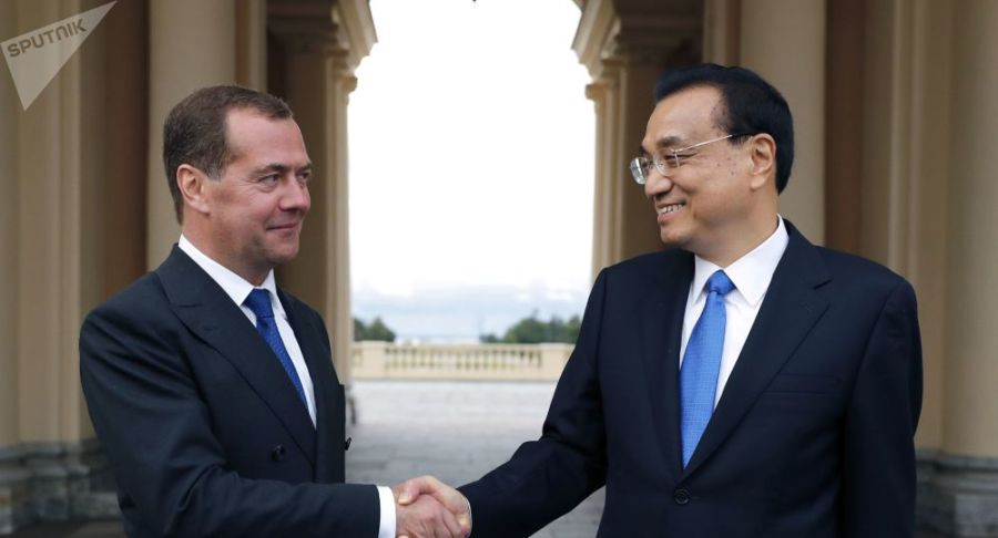 Ministre russe Medvedev et chinois 1042113266