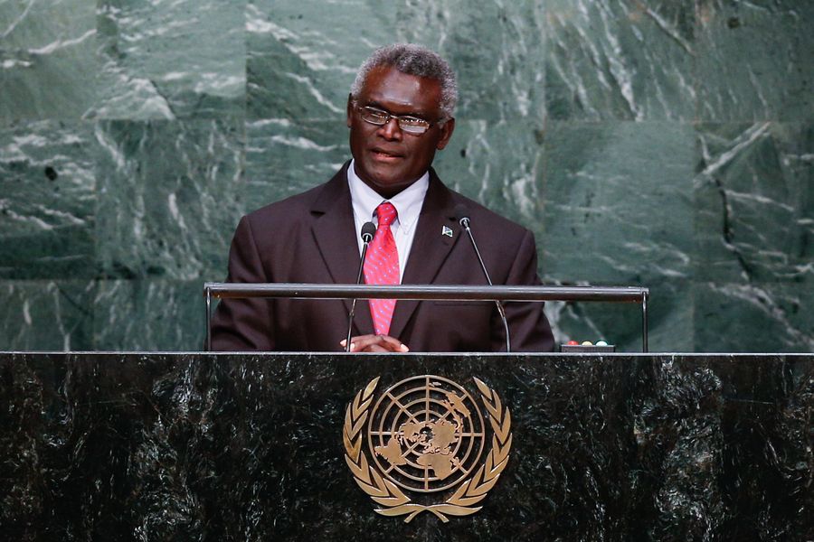 138453915_15704522614771nLe Premier ministre des îles Salomon Manasseh Sogavare prononce un discours lors du Sommet sur le développement durable au siège des Nations unies, à New York, le 27 septembre 2015. (Photo Li Muzi)