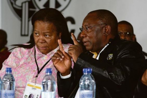 AFRIQUE DU SUD PRESIENT &amp; AFF ETRANGERE FEMME 78930_6a131334df93a459b02c63ade8580af120190530035646_thumb_565