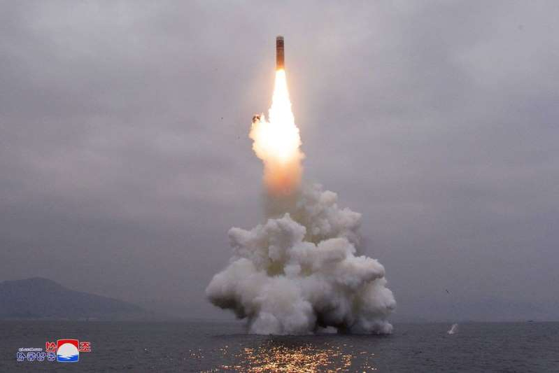 photo-diffusee-par-lagence-nord-coreenne-kcna-le-2-octobre-2019-qui-represente-le-missile-que-la-cor_323447_