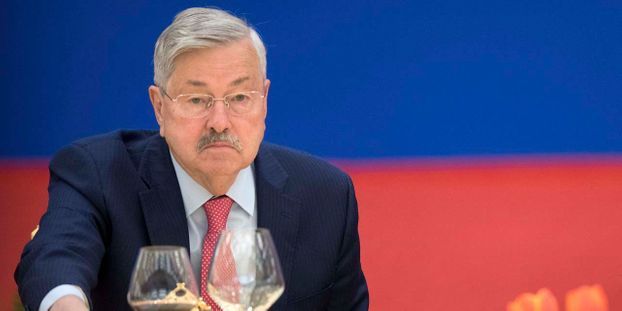 Chine-l-ambassadeur-des-Etats-Unis-en-visite-au-TibetTerry Branstad, l'ambassadeur des États-Unis en Chine. Mark Schiefelbein POOL AFP