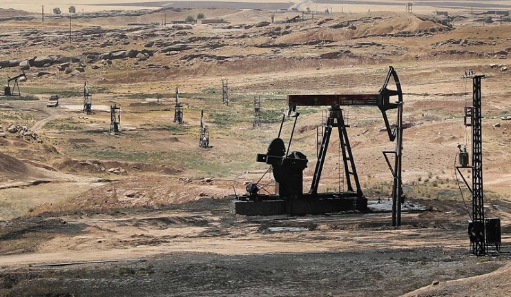 le pétrole dans les gisements au Nord-Est de la Syrie4-2-740x431