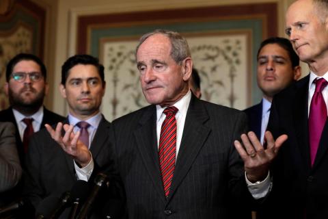USA Commission des relations étrangères du Sénat américain président Jim Risch(R-ID) parle aux médias 15111915737918480