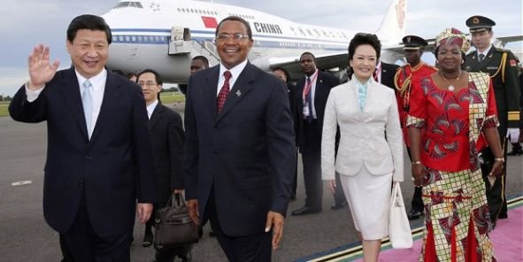 Lors de son investiture en 2013, le président chinois Xi Jinping avait choisi l'Afrique pour son premier voyage officiel à l'étranger. Ci-dessus à Dar es Salam, Tanzanie. (Crédits DR)chinafrique