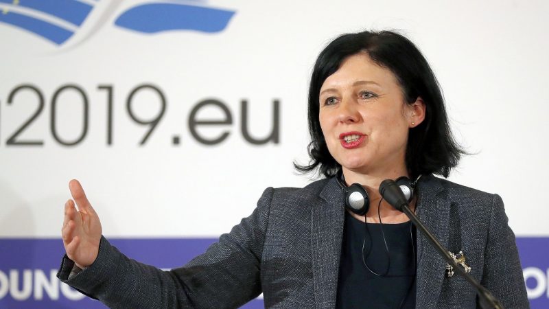 POLOGNE Věra Jourová Jourova-800x450